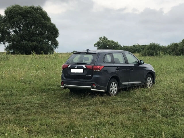 Mitsubishi Outlander 2017 року