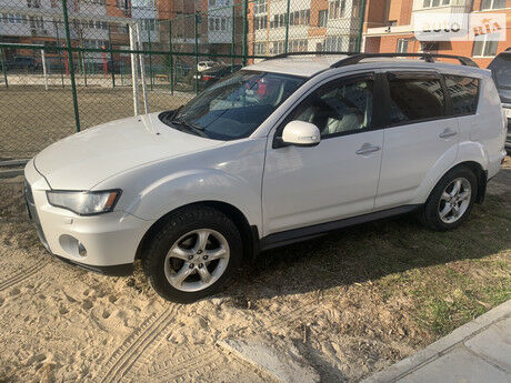 Mitsubishi Outlander 2011 року