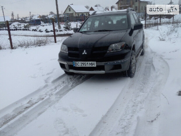 Mitsubishi Outlander 2003 года