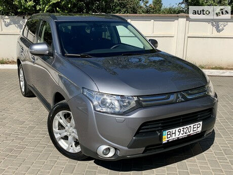 Mitsubishi Outlander 2013 года