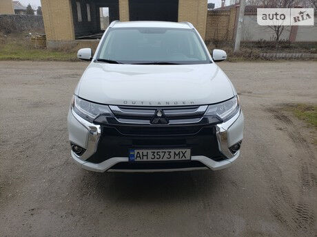 Mitsubishi Outlander 2018 года