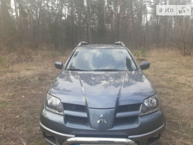 Mitsubishi Outlander 2003 года