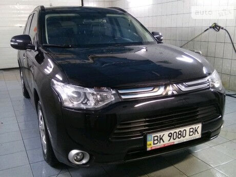 Mitsubishi Outlander 2013 року