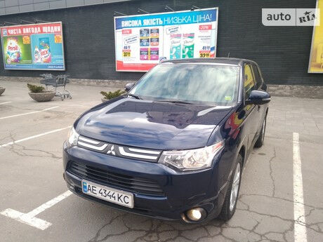 Mitsubishi Outlander 2013 года