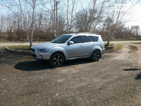 Mitsubishi Outlander 2011 року