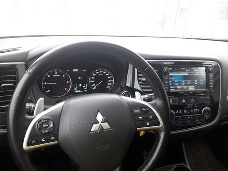 Mitsubishi Outlander 2013 року