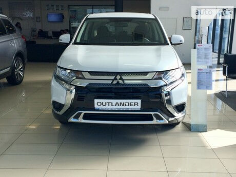 Mitsubishi Outlander 2018 року