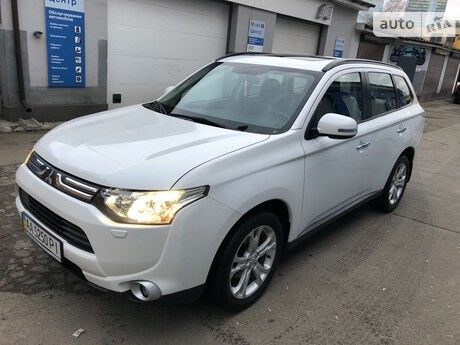 Mitsubishi Outlander 2013 року