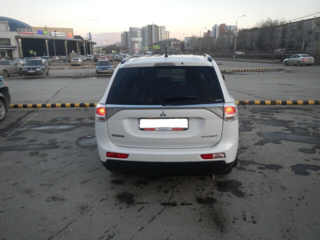 Mitsubishi Outlander 2013 года