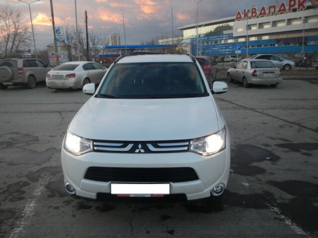 Mitsubishi Outlander 2013 года