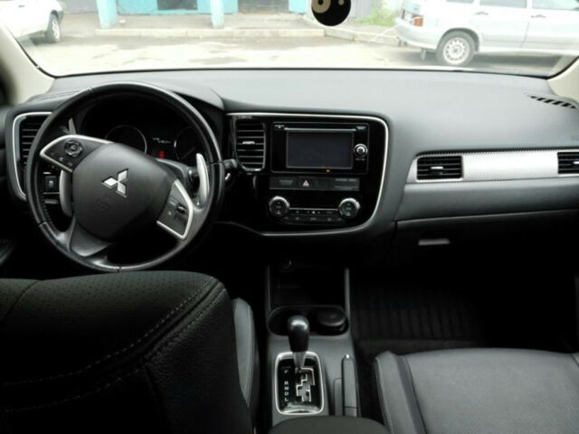 Mitsubishi Outlander 2013 года