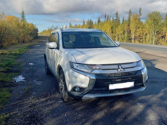 Mitsubishi Outlander 2018 року