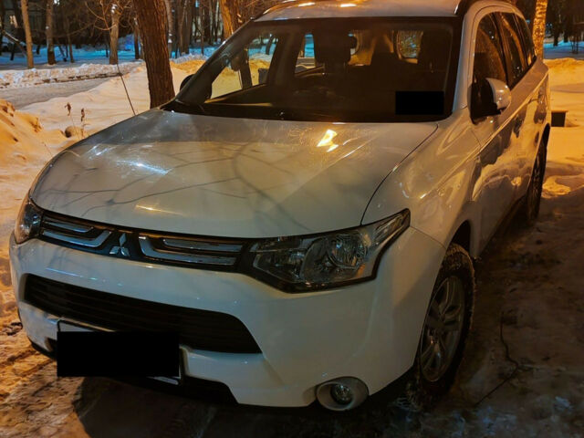 Mitsubishi Outlander 2012 года