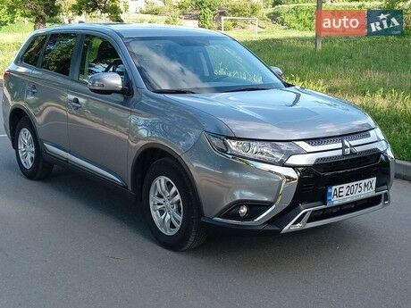 Мицубиси Аутлендер 2019 года Mitsubishi Outlander 2019 года