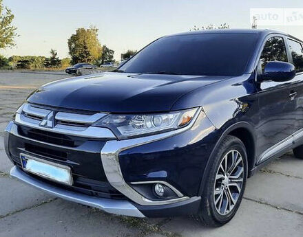 Mitsubishi Outlander 2015 року