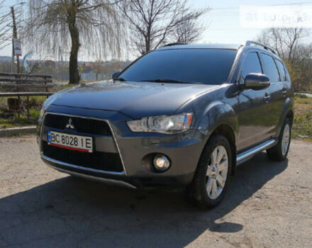 Mitsubishi Outlander 2012 року