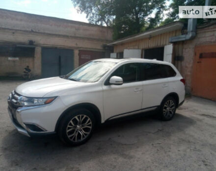 Mitsubishi Outlander 2016 року