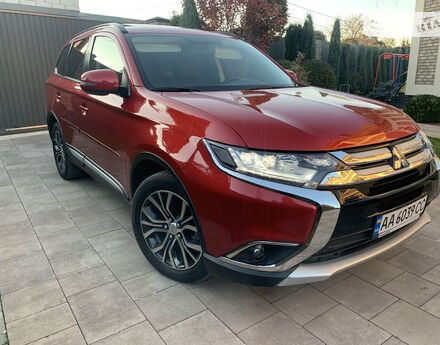 Mitsubishi Outlander 2016 года