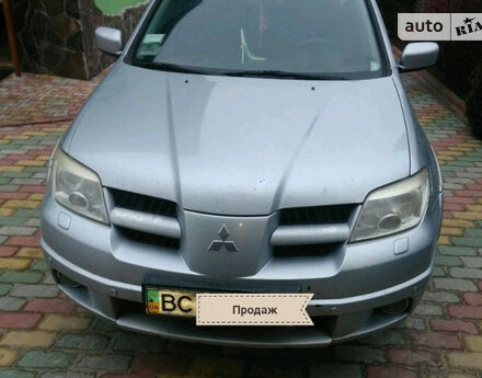 Mitsubishi Outlander 2005 року