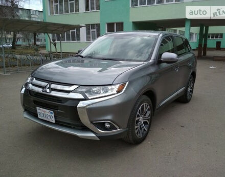 Mitsubishi Outlander 2018 року