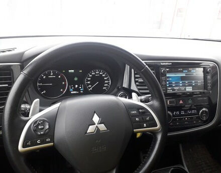 Mitsubishi Outlander 2013 года