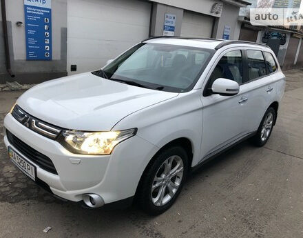 Mitsubishi Outlander 2013 року