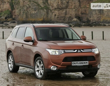 Mitsubishi Outlander 2016 року