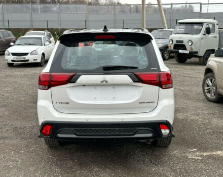 Mitsubishi Outlander 2022 року