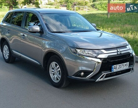 Mitsubishi Outlander 2019 года