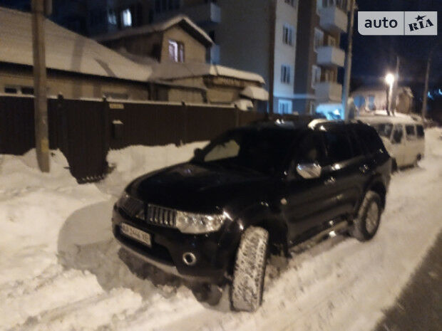 Mitsubishi Pajero Sport 2012 року