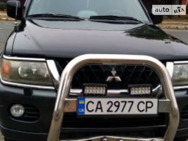 Мицубиси Паджеро Спорт 2004 року Mitsubishi Pajero Sport 2004 року
