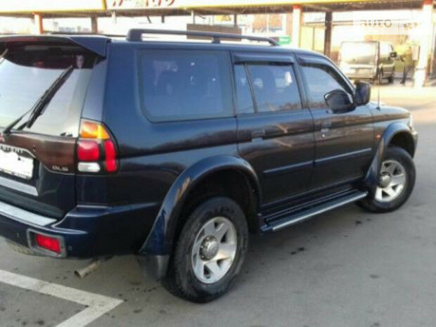 Mitsubishi Pajero Sport 2002 года