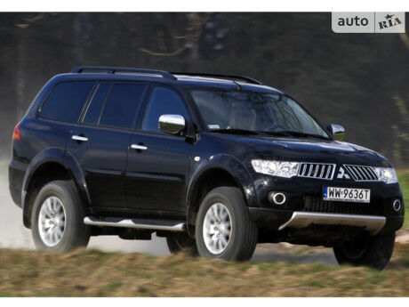 Mitsubishi Pajero Sport 2002 года