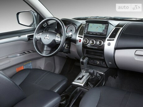 Mitsubishi Pajero Sport 2004 года