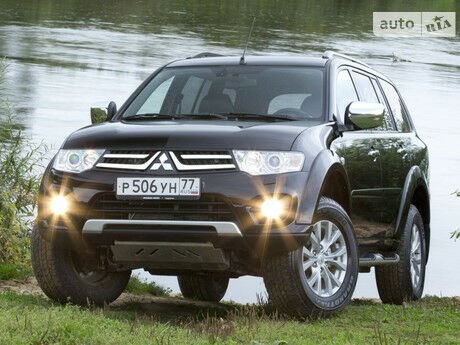 Мицубиси Паджеро Спорт 2005 года Mitsubishi Pajero Sport 2005 года