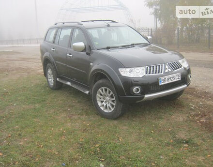 Mitsubishi Pajero Sport 2011 року