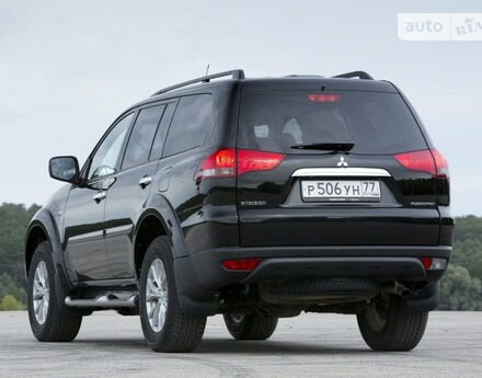 Mitsubishi Pajero Sport 2013 года