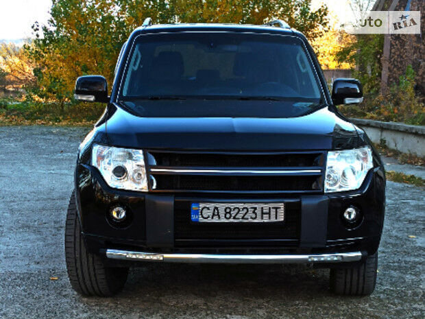 Мицубиси Паджеро Вагон 2011 года Mitsubishi Pajero Wagon 2011 года