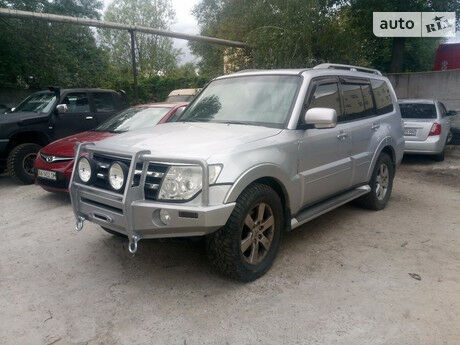 Мицубиси Паджеро Вагон 2007 года Mitsubishi Pajero Wagon 2007 года