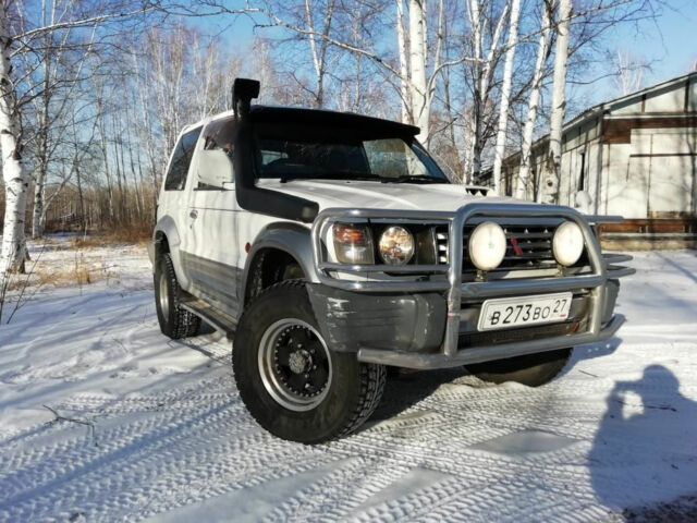 Mitsubishi Pajero 1990 года