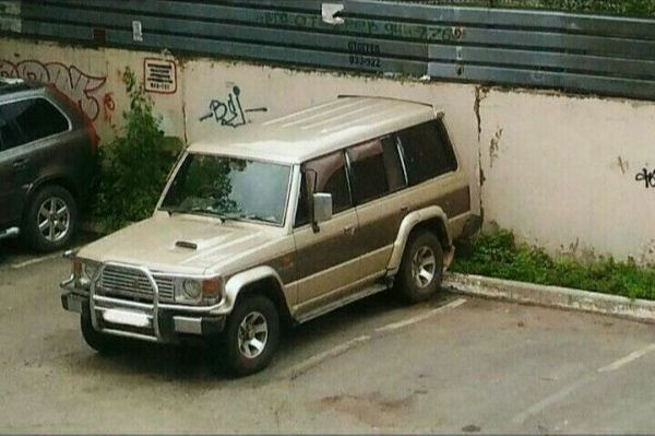 Mitsubishi Pajero 1990 года
