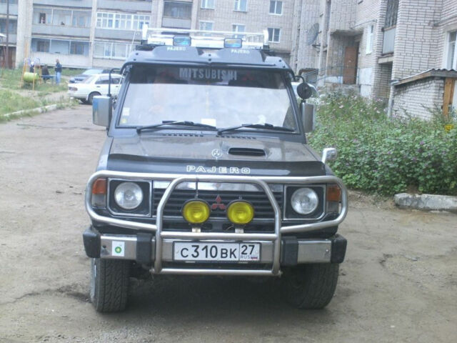 Mitsubishi Pajero 1990 года