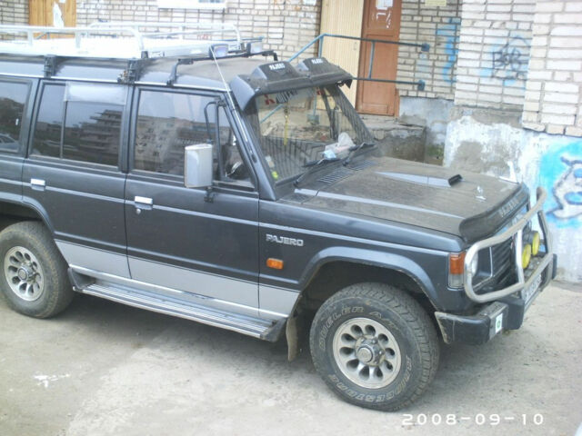 Mitsubishi Pajero 1990 года