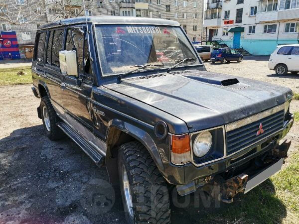 Mitsubishi Pajero 1990 года