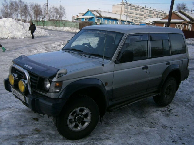 Mitsubishi Pajero 1990 года
