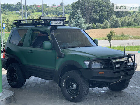 Mitsubishi Pajero 2001 года