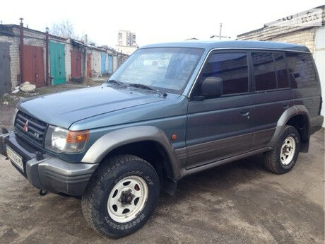 Мицубиси Паджеро 1996 года Mitsubishi Pajero 1996 года