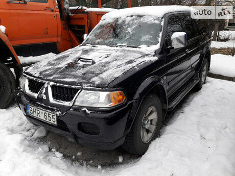 Мицубиси Паджеро 2007 года Mitsubishi Pajero 2007 года