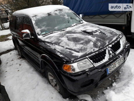 Mitsubishi Pajero 1999 года