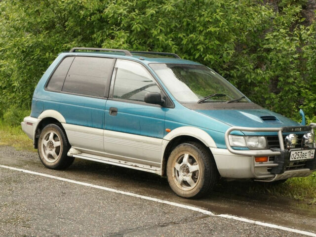 Mitsubishi RVR 1995 года